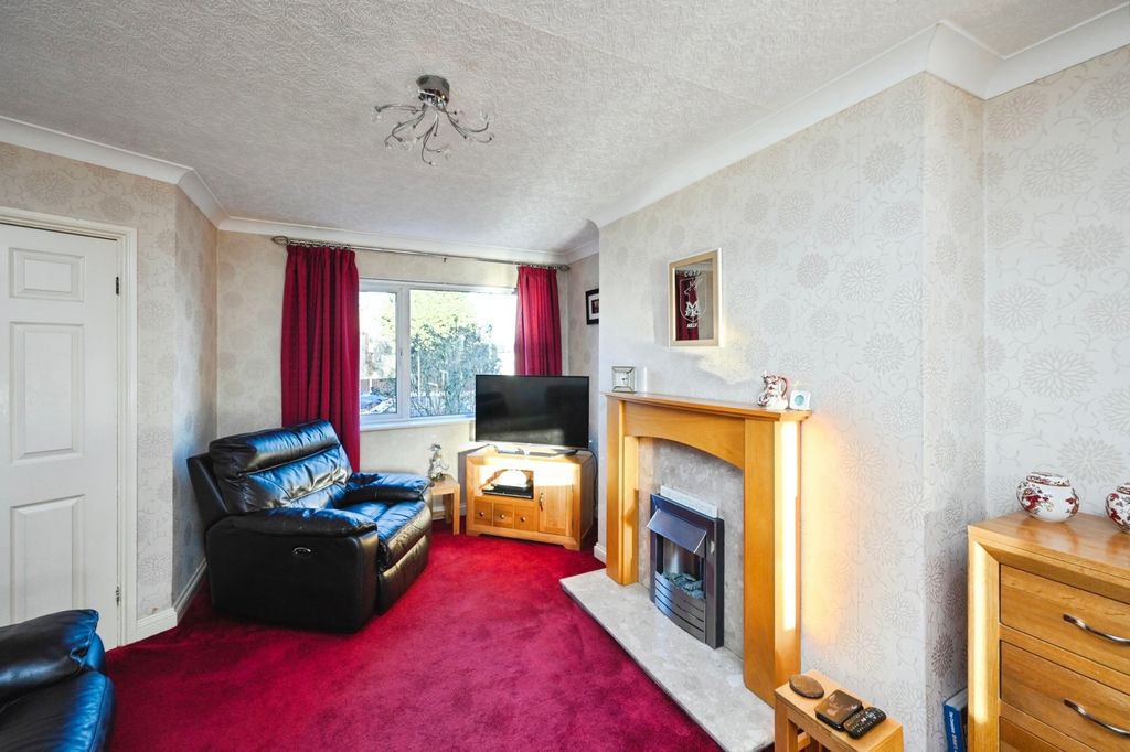 Property photo 3 of 16 Pbox-Img.Jpg