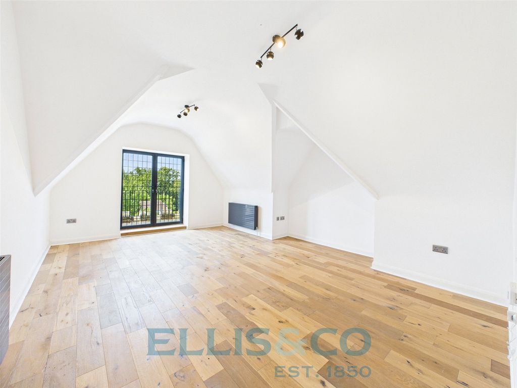 Property photo 2 of 17 Picture No. 09