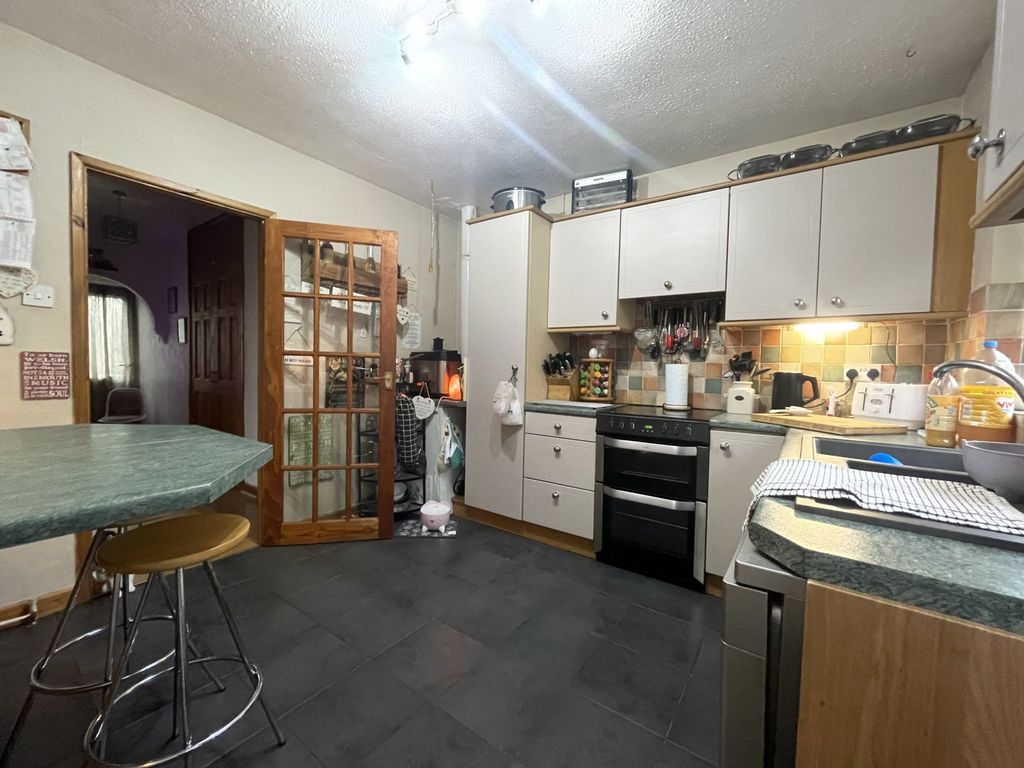 Property photo 3 of 16 Picture No. 25