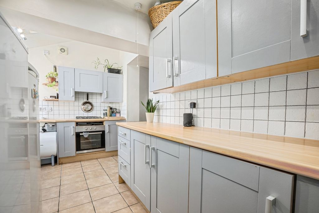 Property photo 3 of 12 Pbox-Img.Jpg