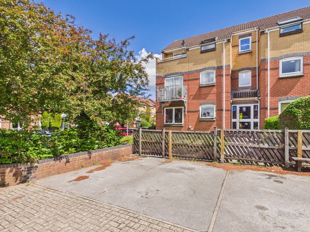 Property photo 1 of 8 Cam01316G0-Pr0289-Still013