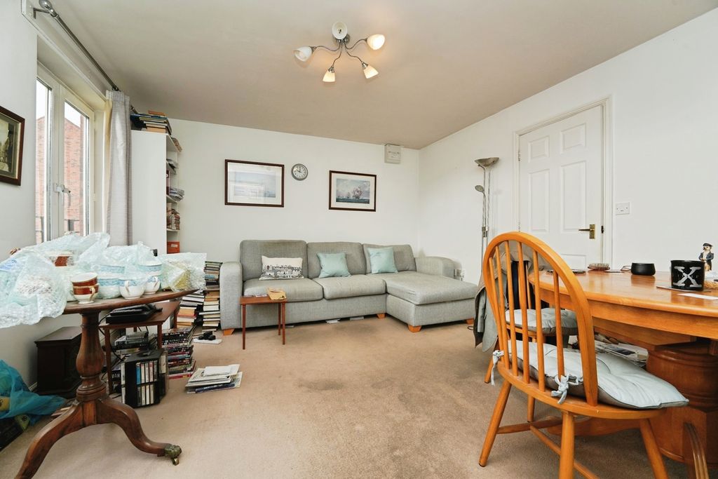 Property photo 3 of 17 Lounge Diner