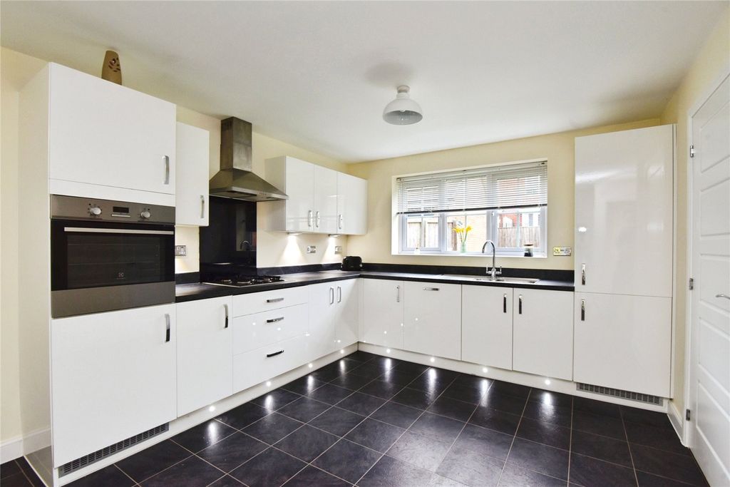 Property photo 3 of 27 Picture No. 36