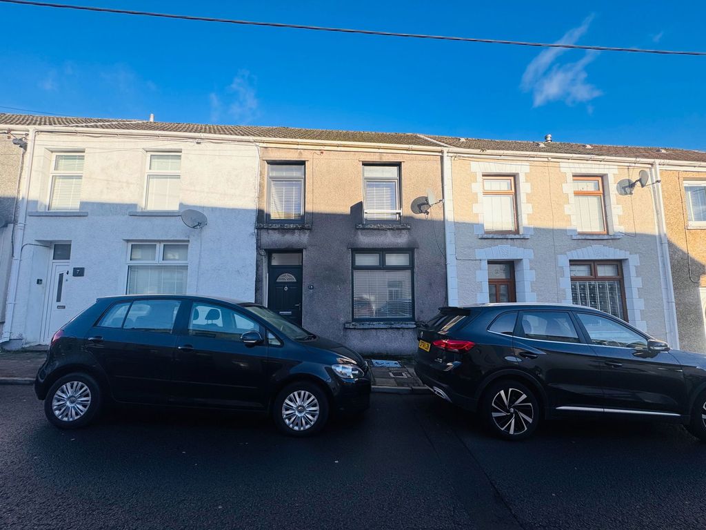 Property photo 2 of 20