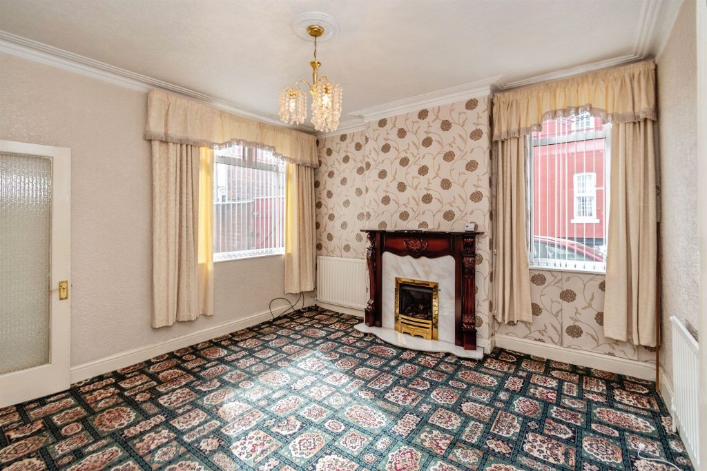 Property photo 2 of 31