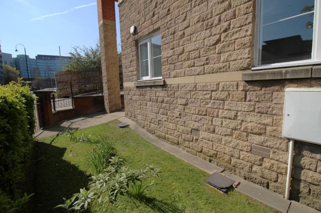 Property photo 2 of 19