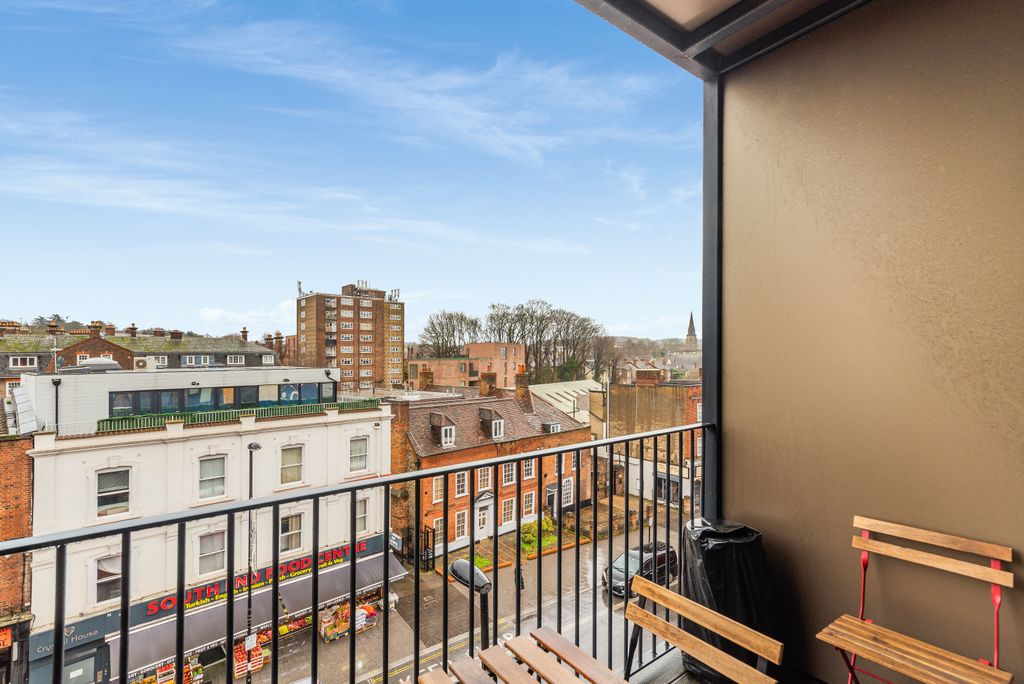 Property photo 2 of 7