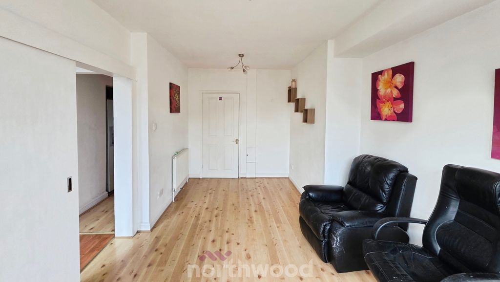 Property photo 3 of 24