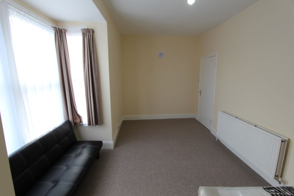 Property photo 2 of 5 Gallery