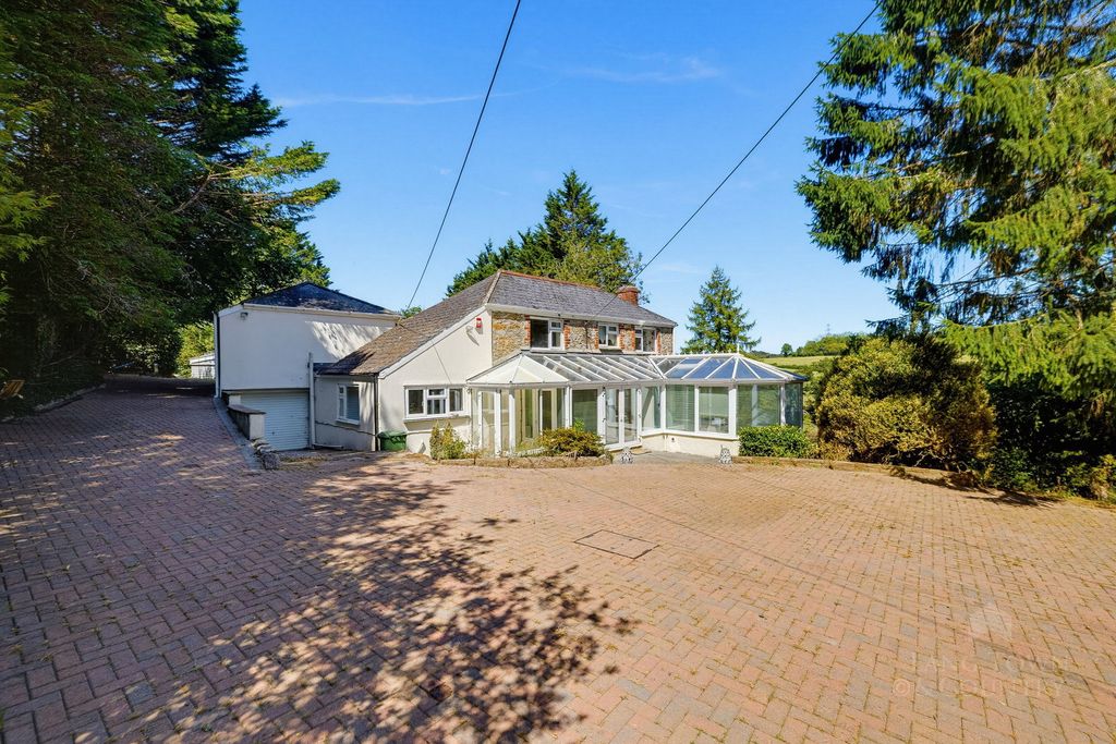 Property photo 3 of 43