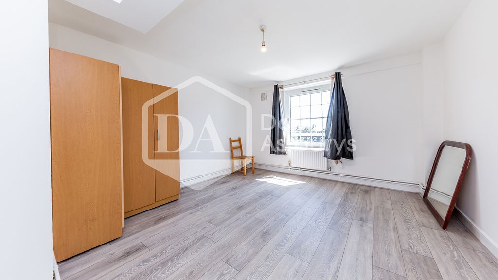 Property photo 1 of 3 356A0304