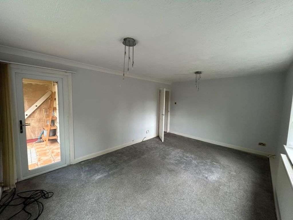 Property photo 2 of 10 Image 2