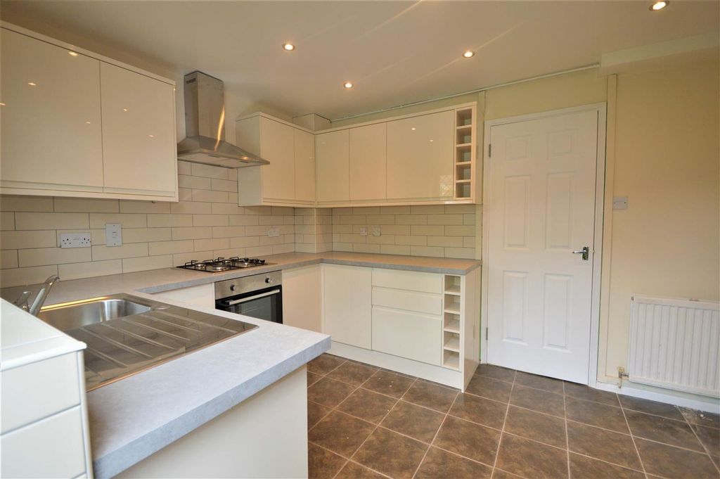 Property photo 2 of 3 Millennium Drive E14