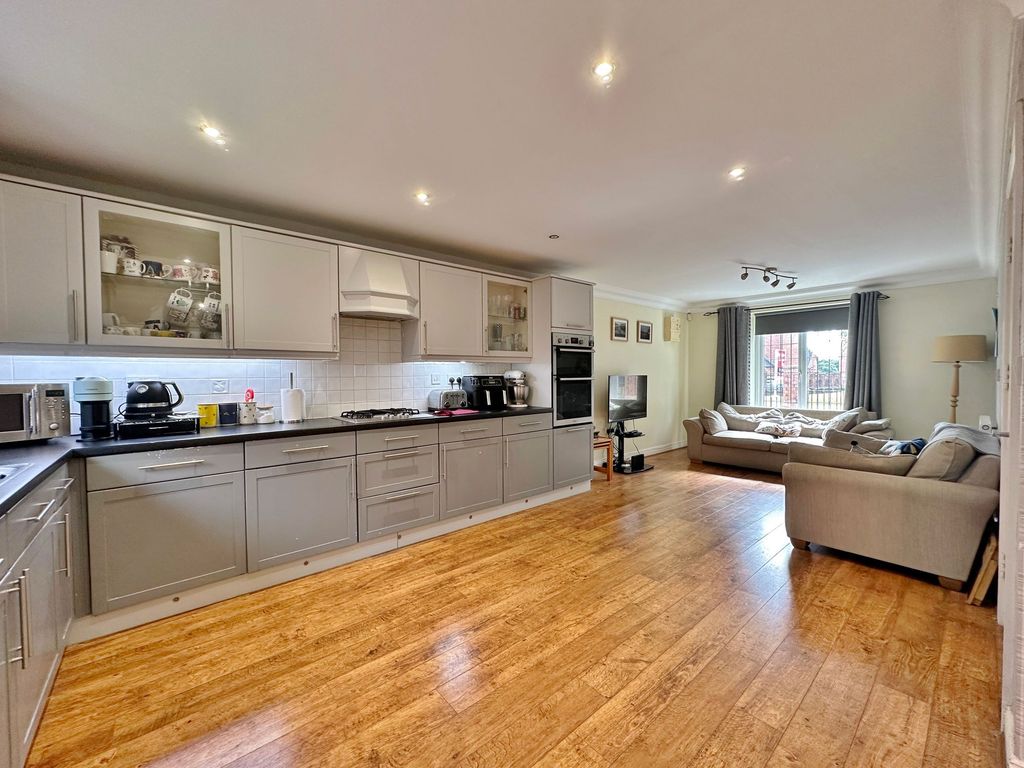 Property photo 2 of 25 Photo 6