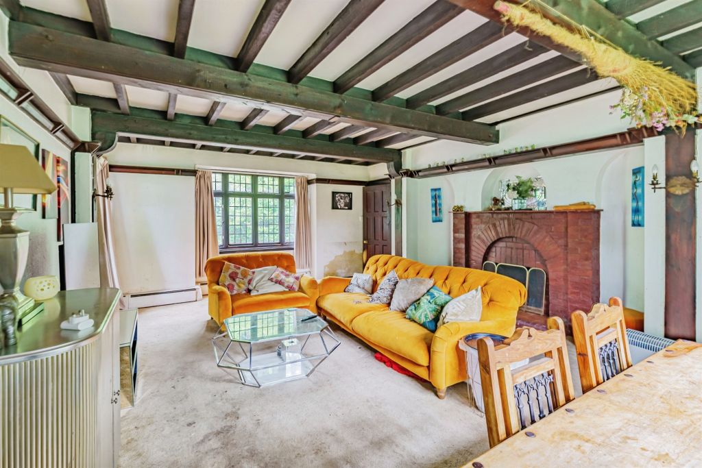 Property photo 2 of 14