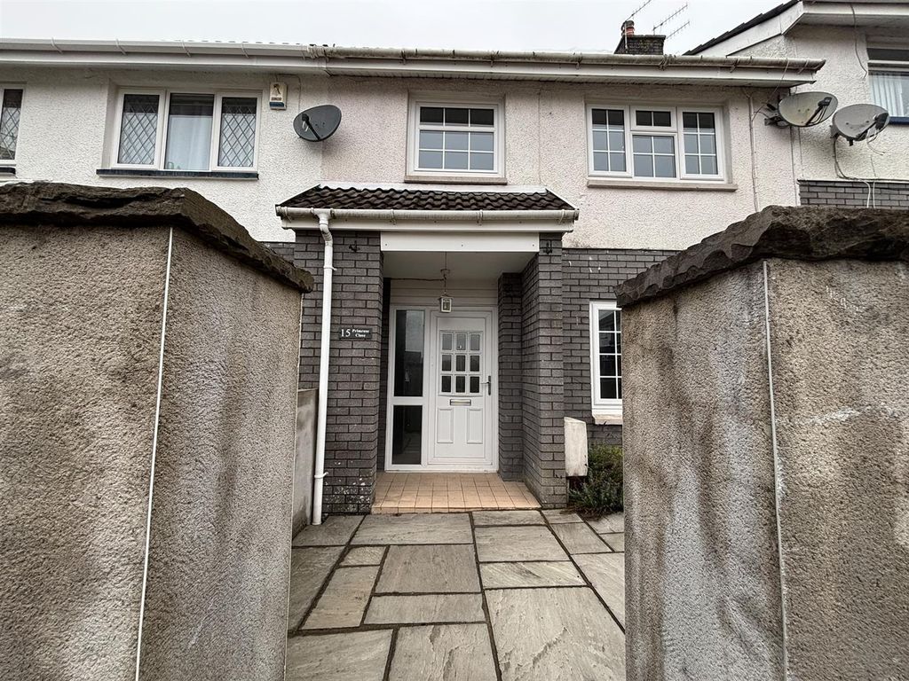 Property photo 2 of 32 Primrose Close (8).Jpeg