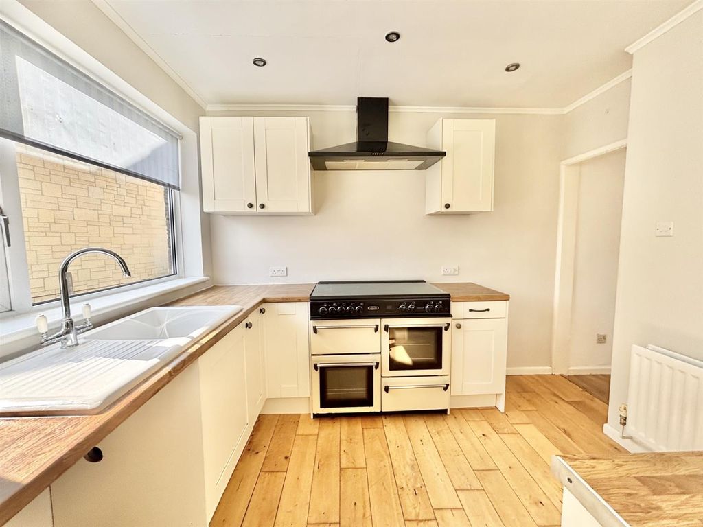 Property photo 2 of 15 Kitchen.Jpg