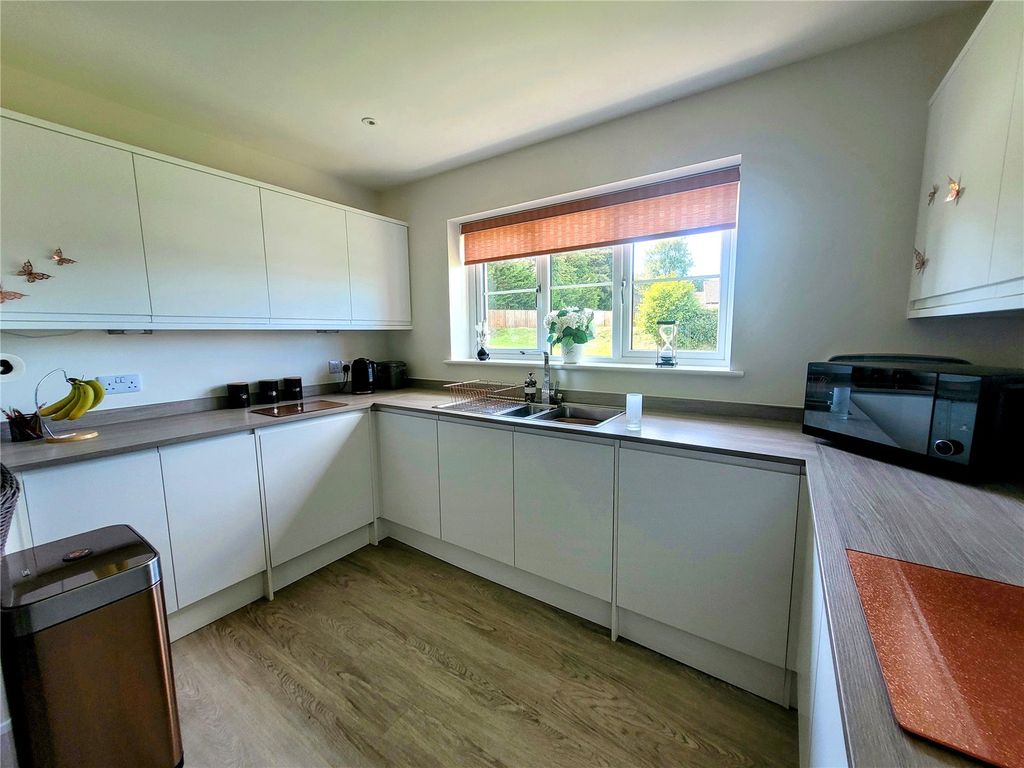 Property photo 2 of 19 Picture No. 47