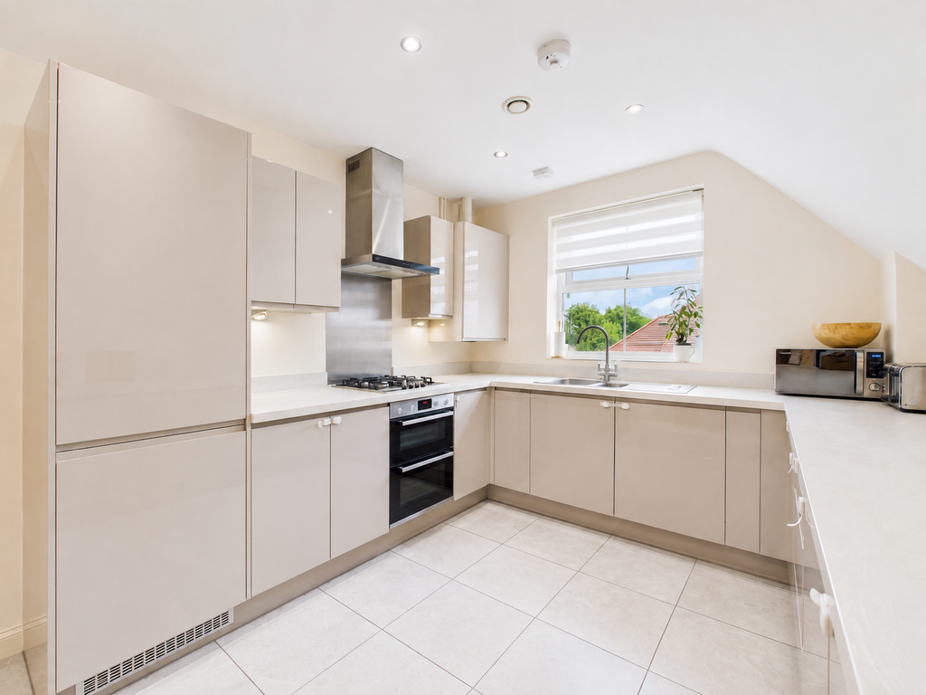 Property photo 3 of 12 Kitchen