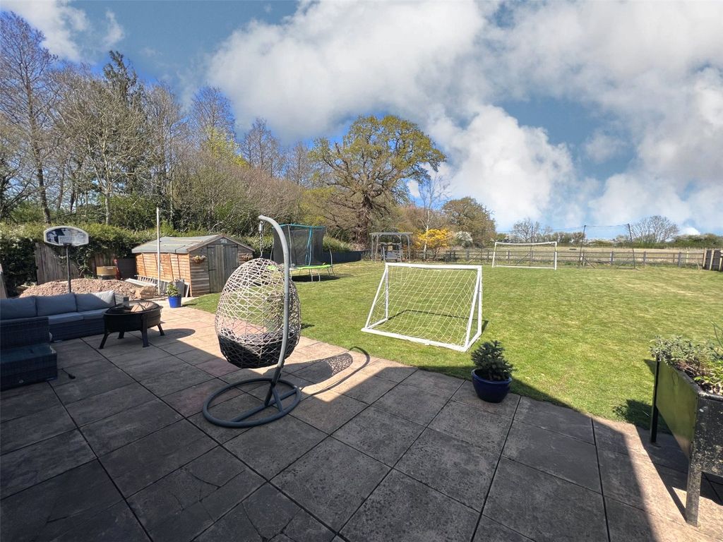 Property photo 2 of 37 Picture No. 23
