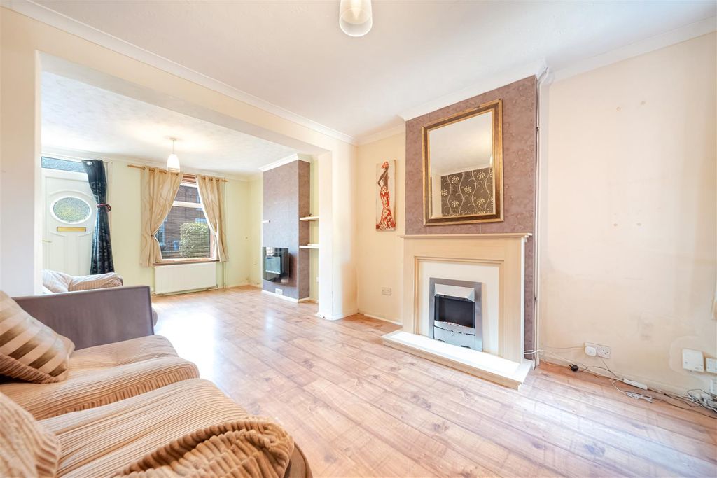 Property photo 2 of 12 Bramford Ln-14.Jpg