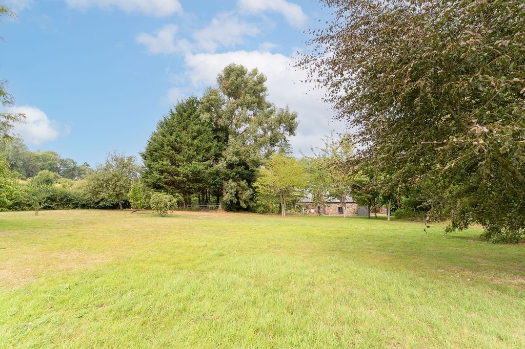 Property photo 2 of 39