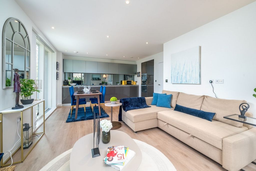 Property photo 3 of 14