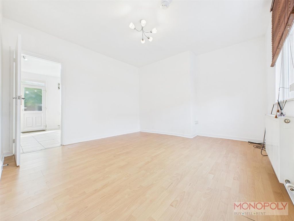 Property photo 2 of 16 Cam04439G0-Pr0061-Still001.Jpg