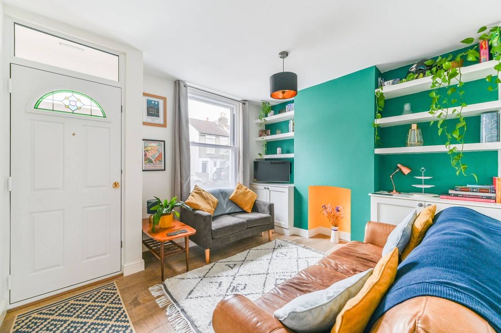 Property photo 1 of 12