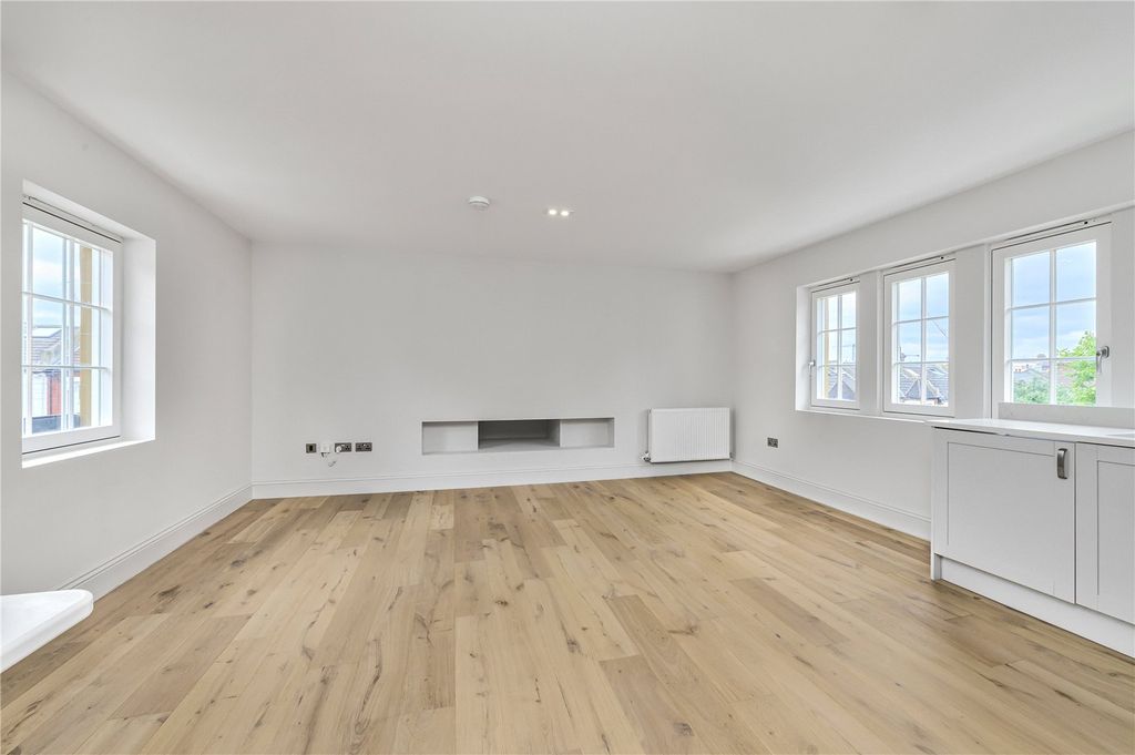 Property photo 3 of 13 Picture No. 02
