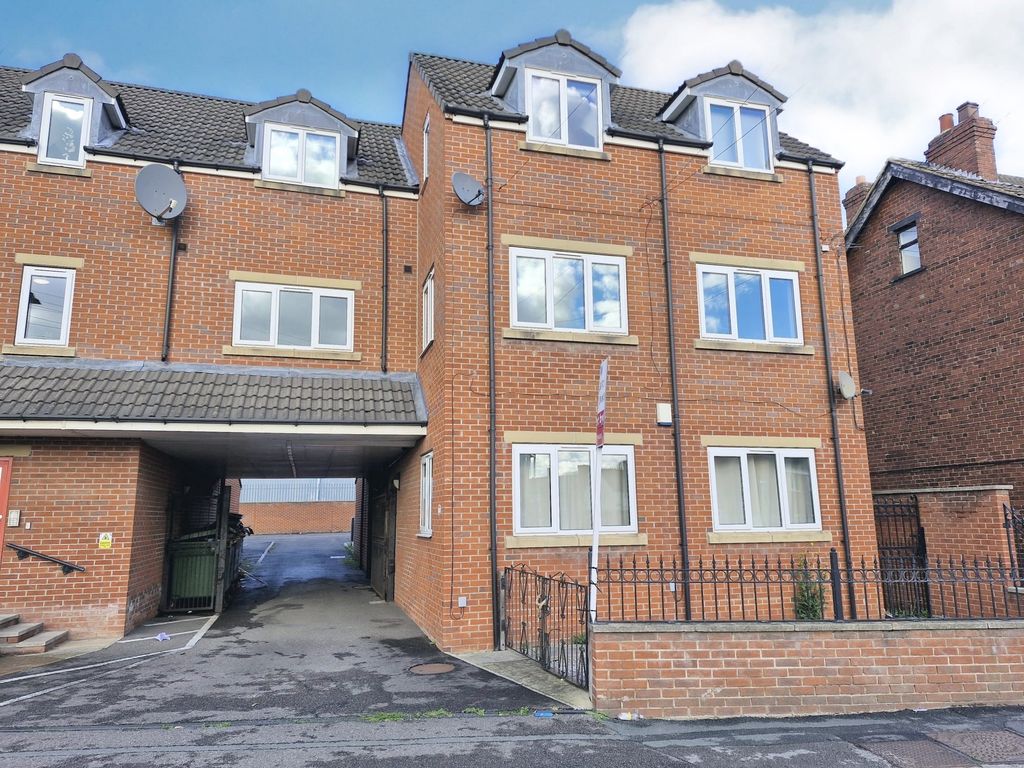 Property photo 1 of 11