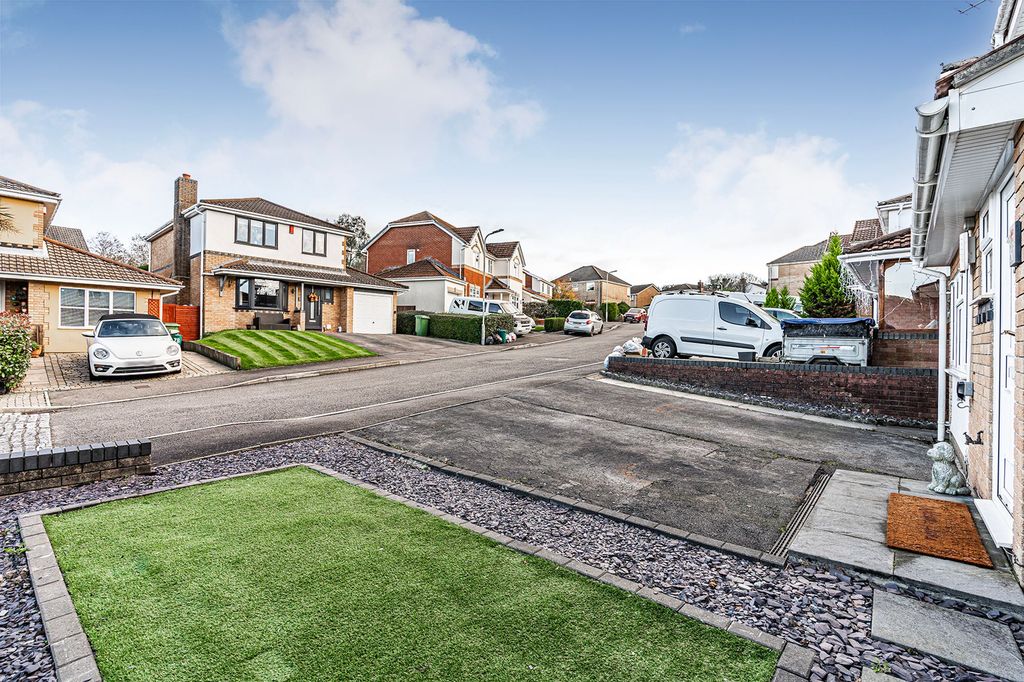 Property photo 2 of 41