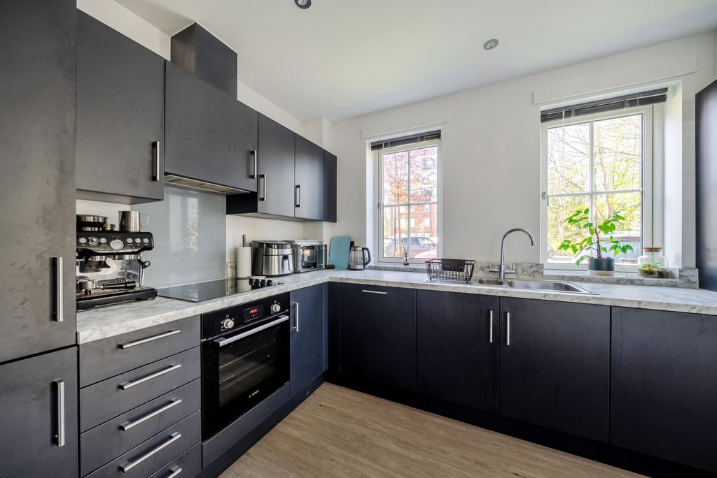 Property photo 3 of 16 Picture 3