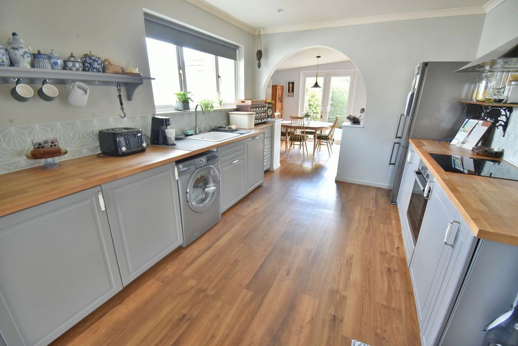 Property photo 3 of 22
