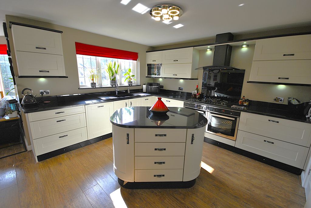 Additional image 8 of 6 bed detached house for saleGrange Road, Doncaster DN4
