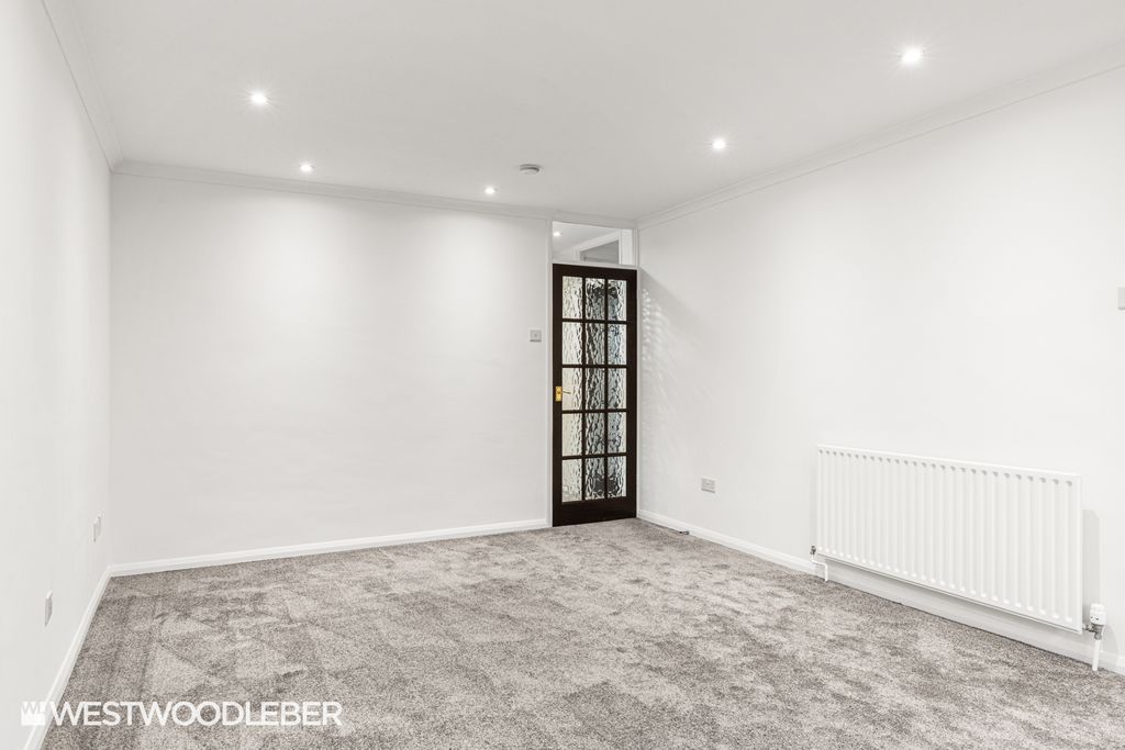 Property photo 3 of 41