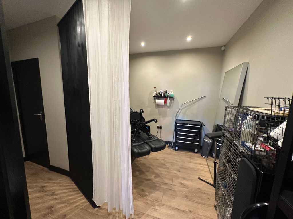 Property photo 3 of 4