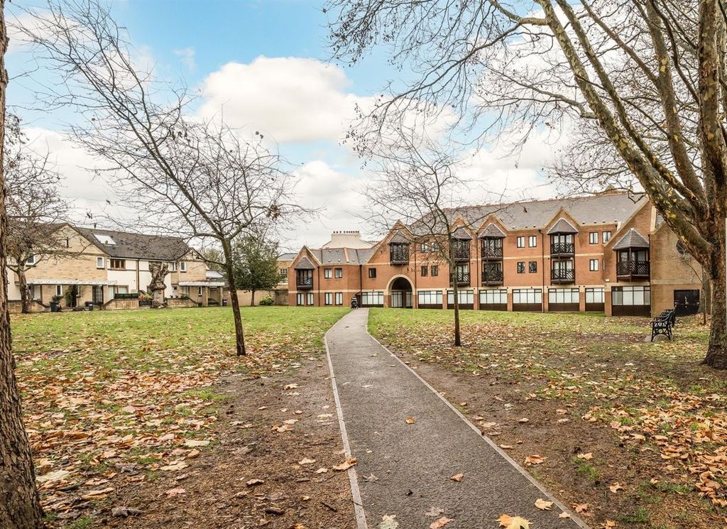 Property photo 1 of 5