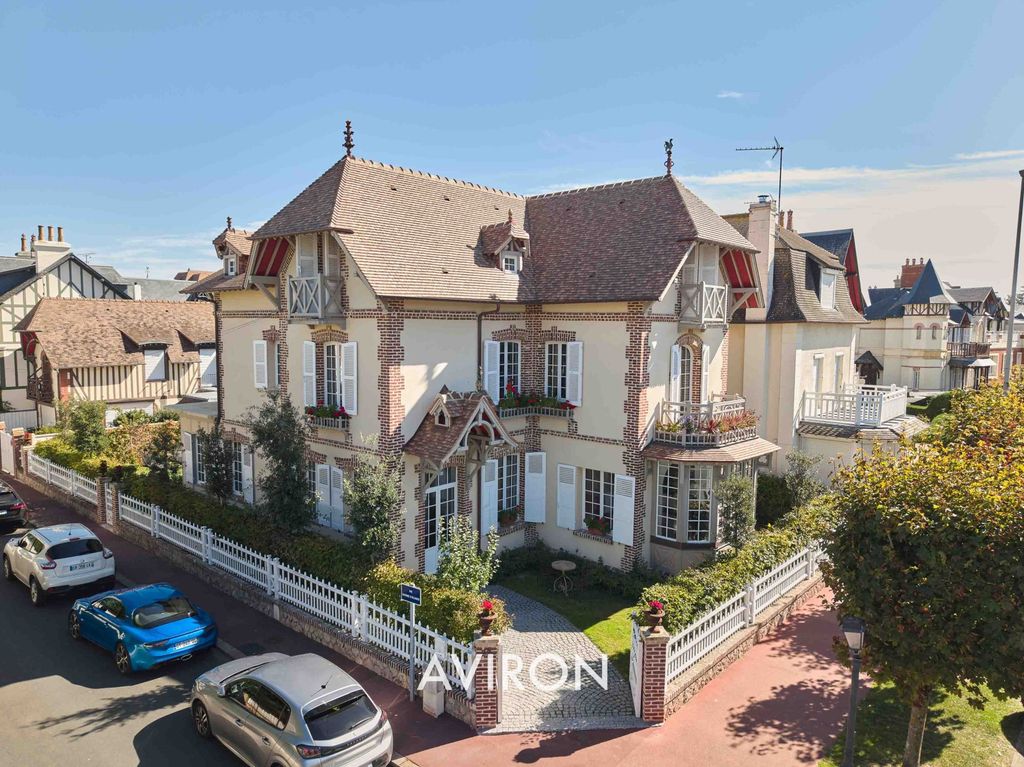 Property photo 1 of 24 Fully Renovated Anglo-Norman House In Deauville’S Golden Triangle