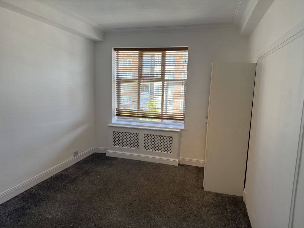 Property photo 3 of 17 Gallery