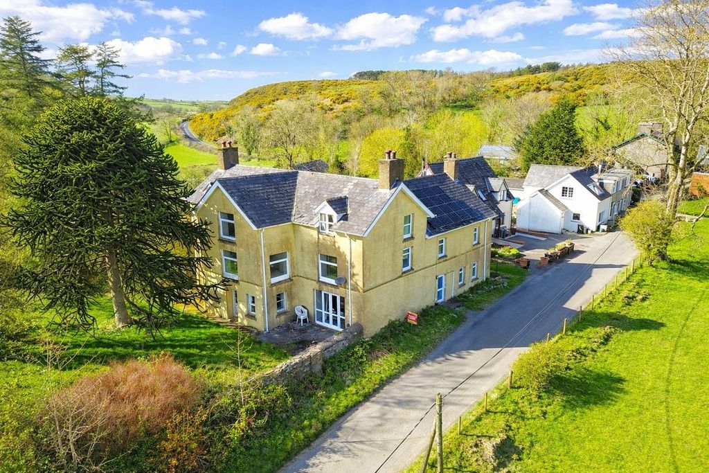 Property photo 1 of 33