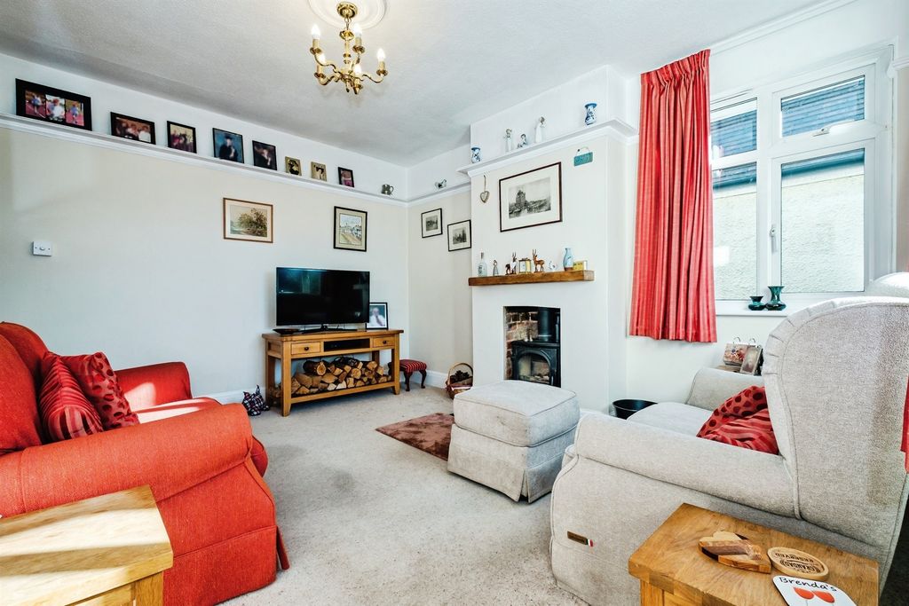 Property photo 3 of 18