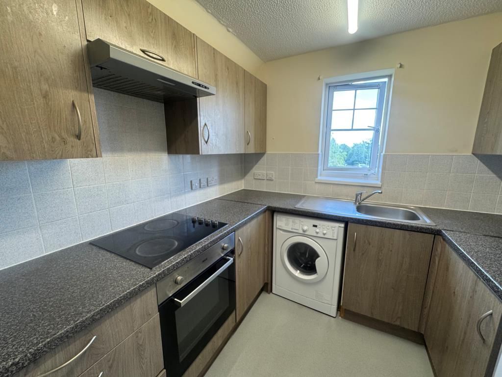 Property photo 3 of 6 Kitchen