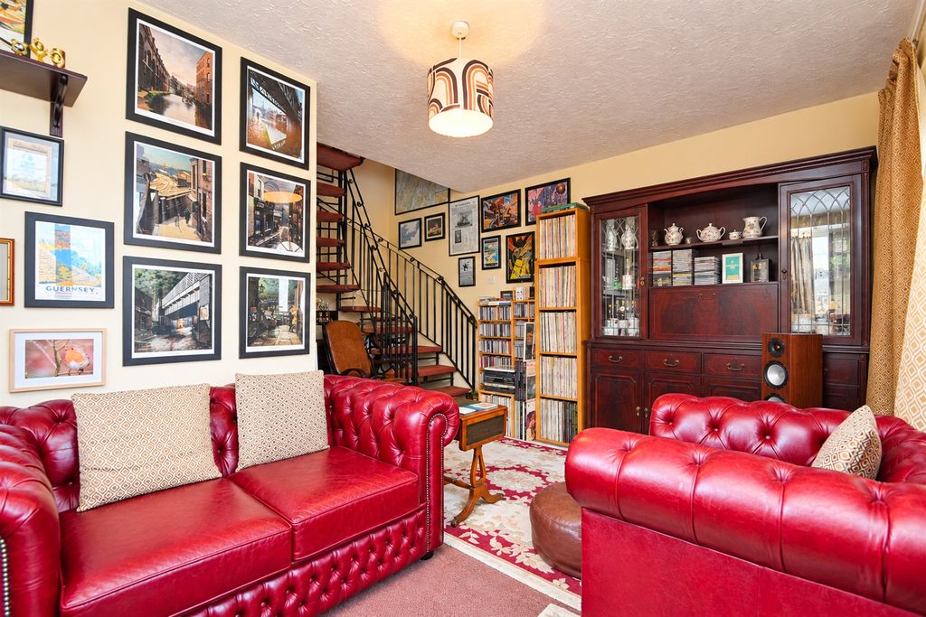 Property photo 2 of 6