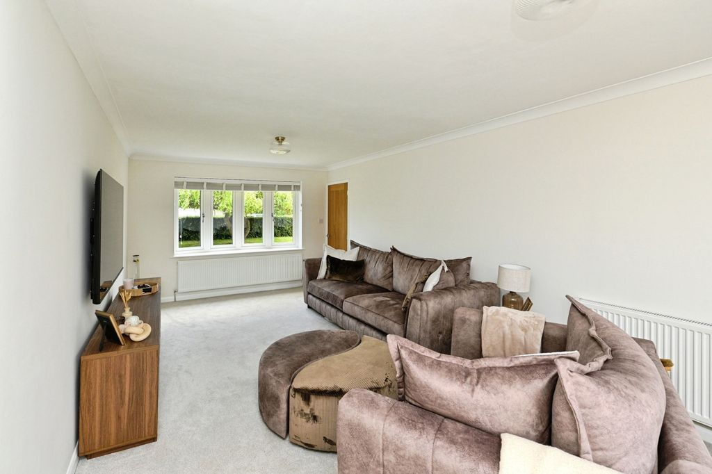 Property photo 3 of 23 Pbox-Img.Jpg