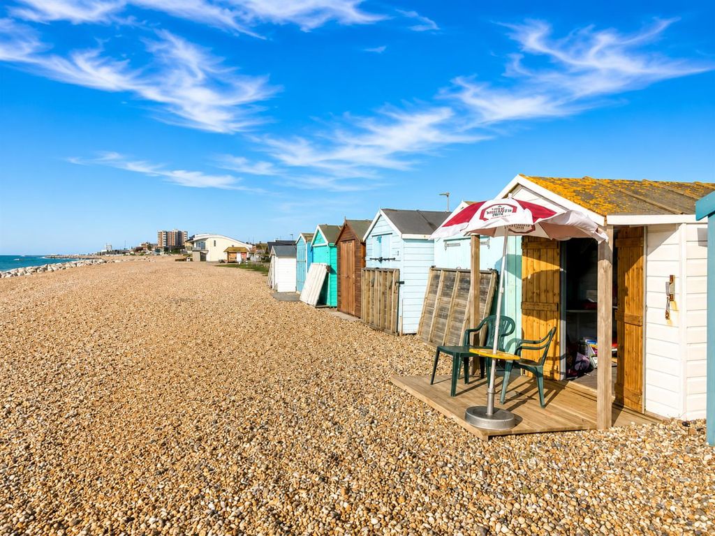 Property photo 1 of 9 Beach Huts
