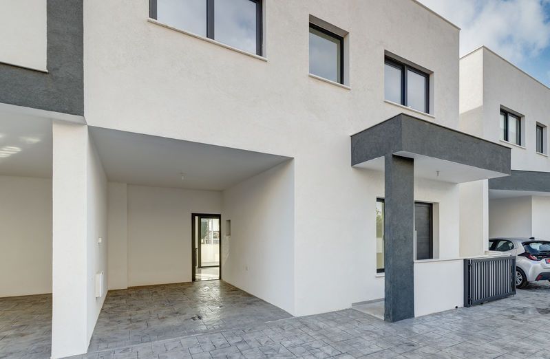 Property photo 2 of 21 Property Front