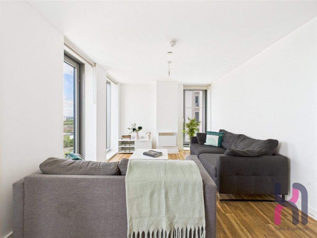 Property photo 3 of 24 Picture No. 16