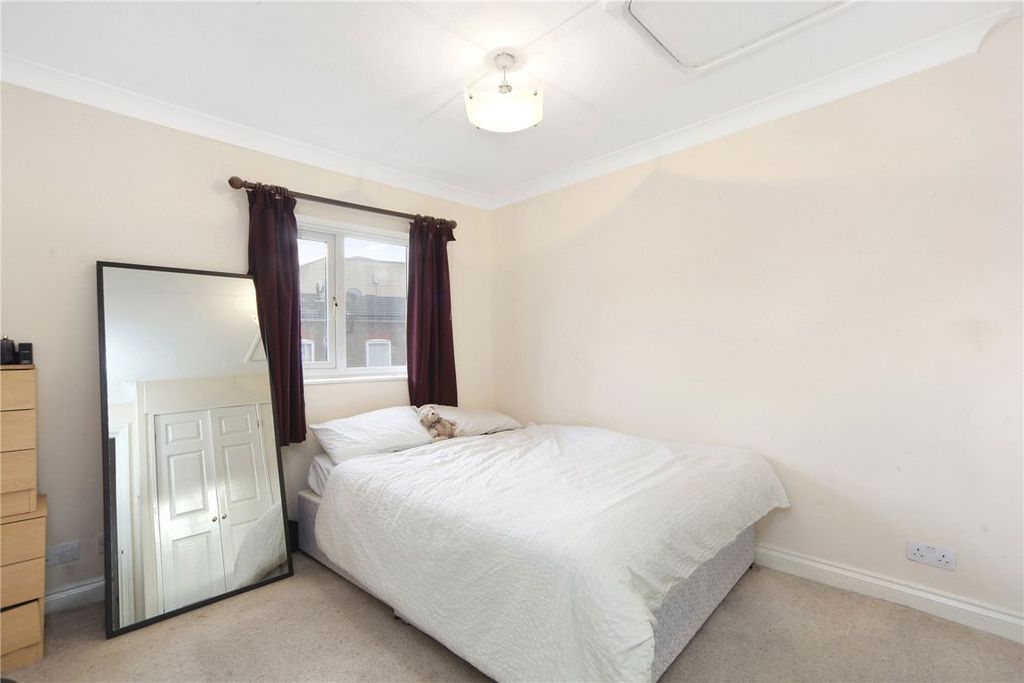 Property photo 3 of 6