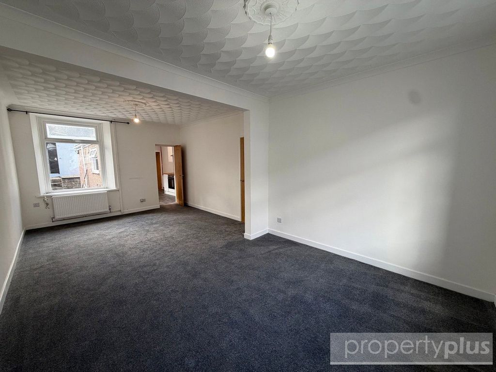 Property photo 3 of 15 Picture No. 16